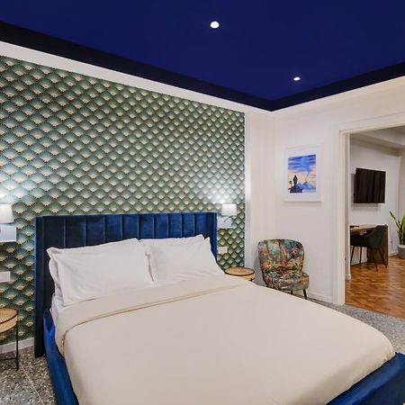 נאפולי Well Suites - Piazza Dei Martiri מראה חיצוני תמונה