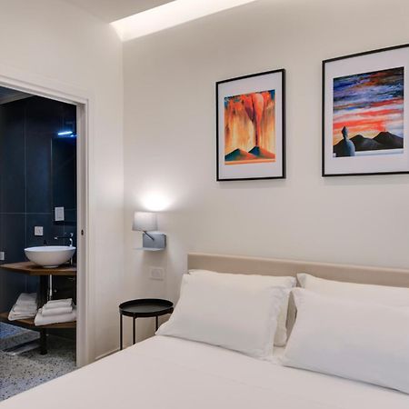 נאפולי Well Suites - Piazza Dei Martiri מראה חיצוני תמונה