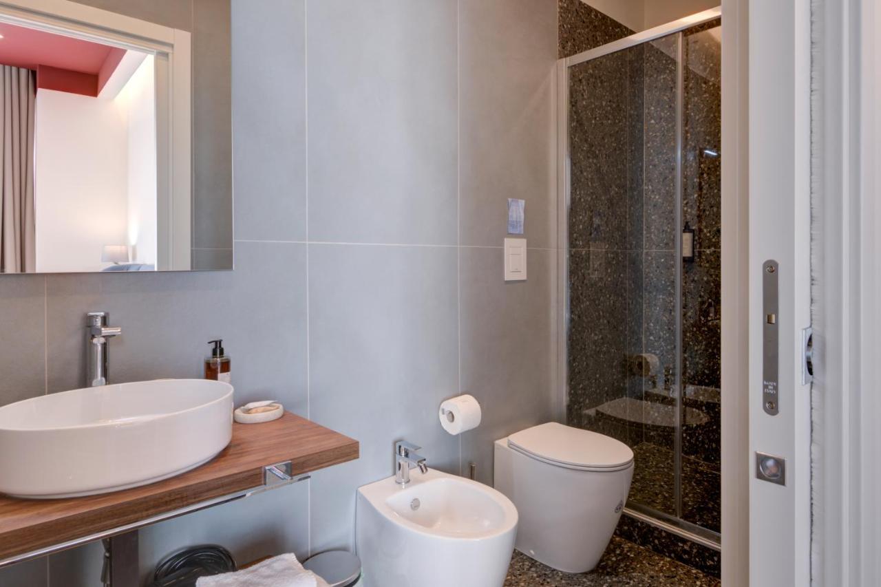 נאפולי Well Suites - Piazza Dei Martiri מראה חיצוני תמונה