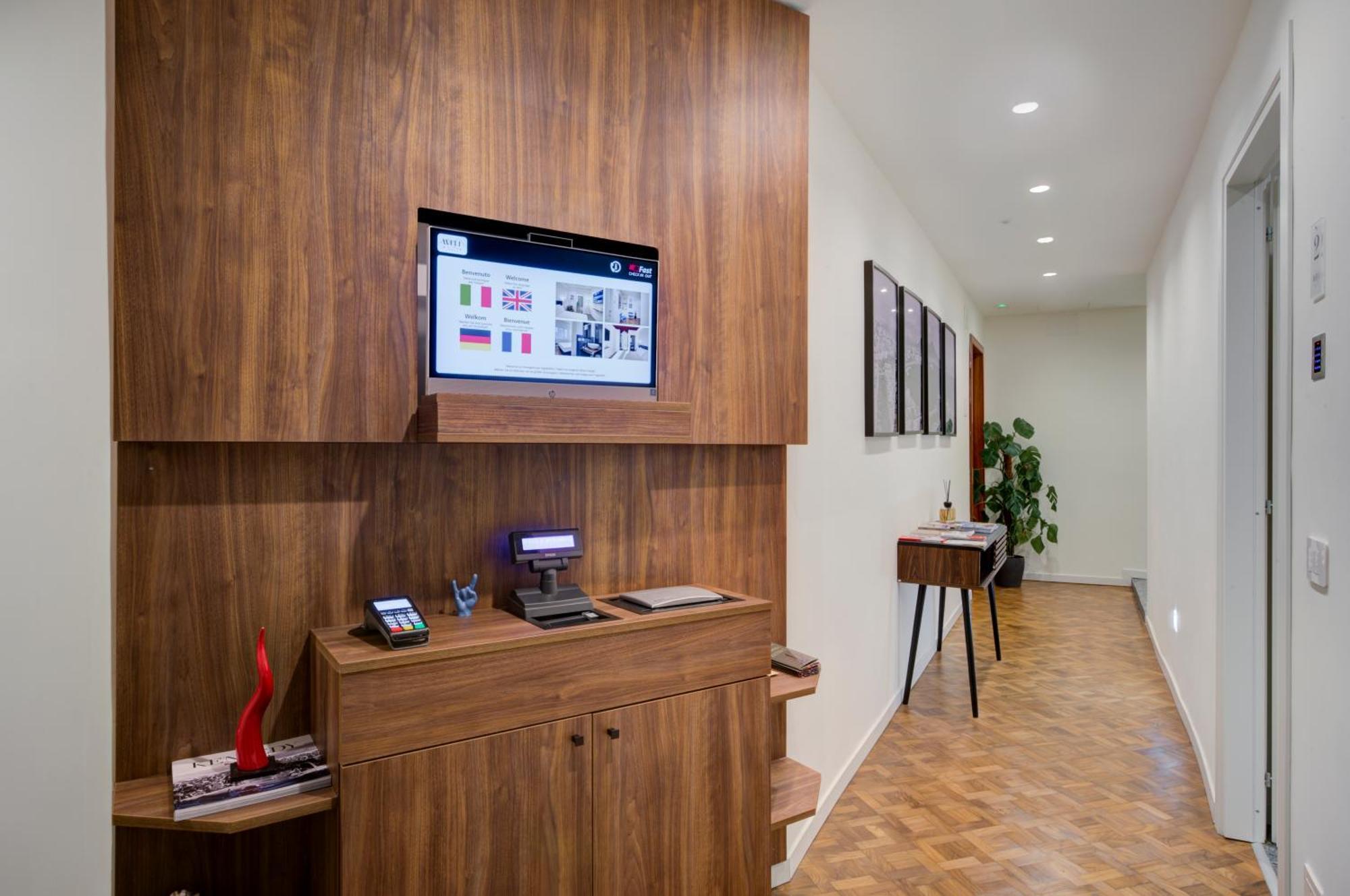 נאפולי Well Suites - Piazza Dei Martiri מראה חיצוני תמונה