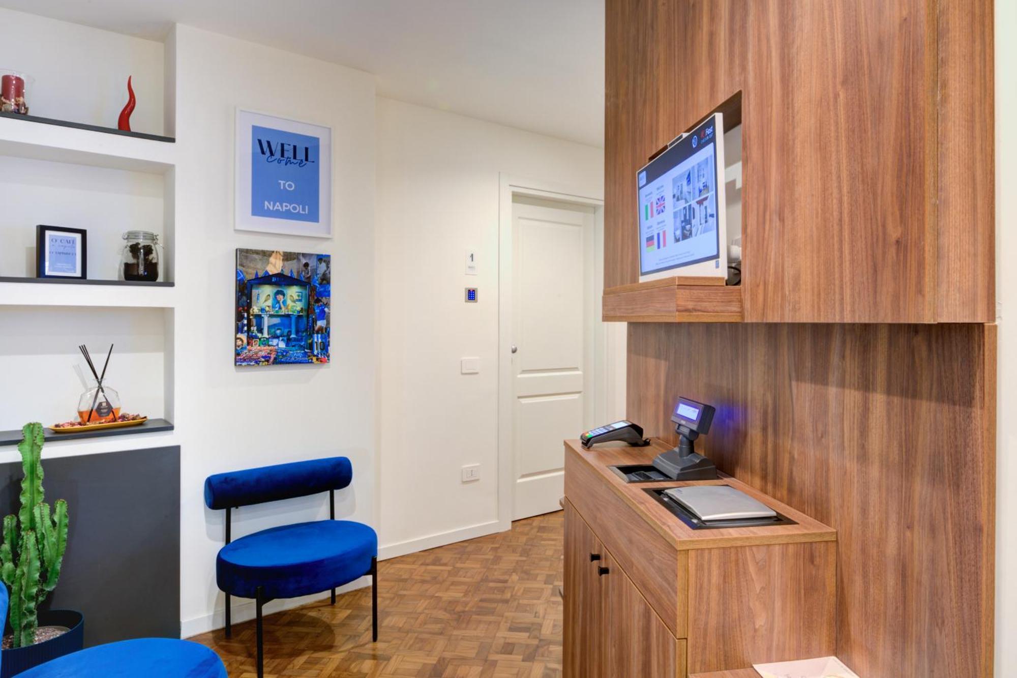 נאפולי Well Suites - Piazza Dei Martiri מראה חיצוני תמונה