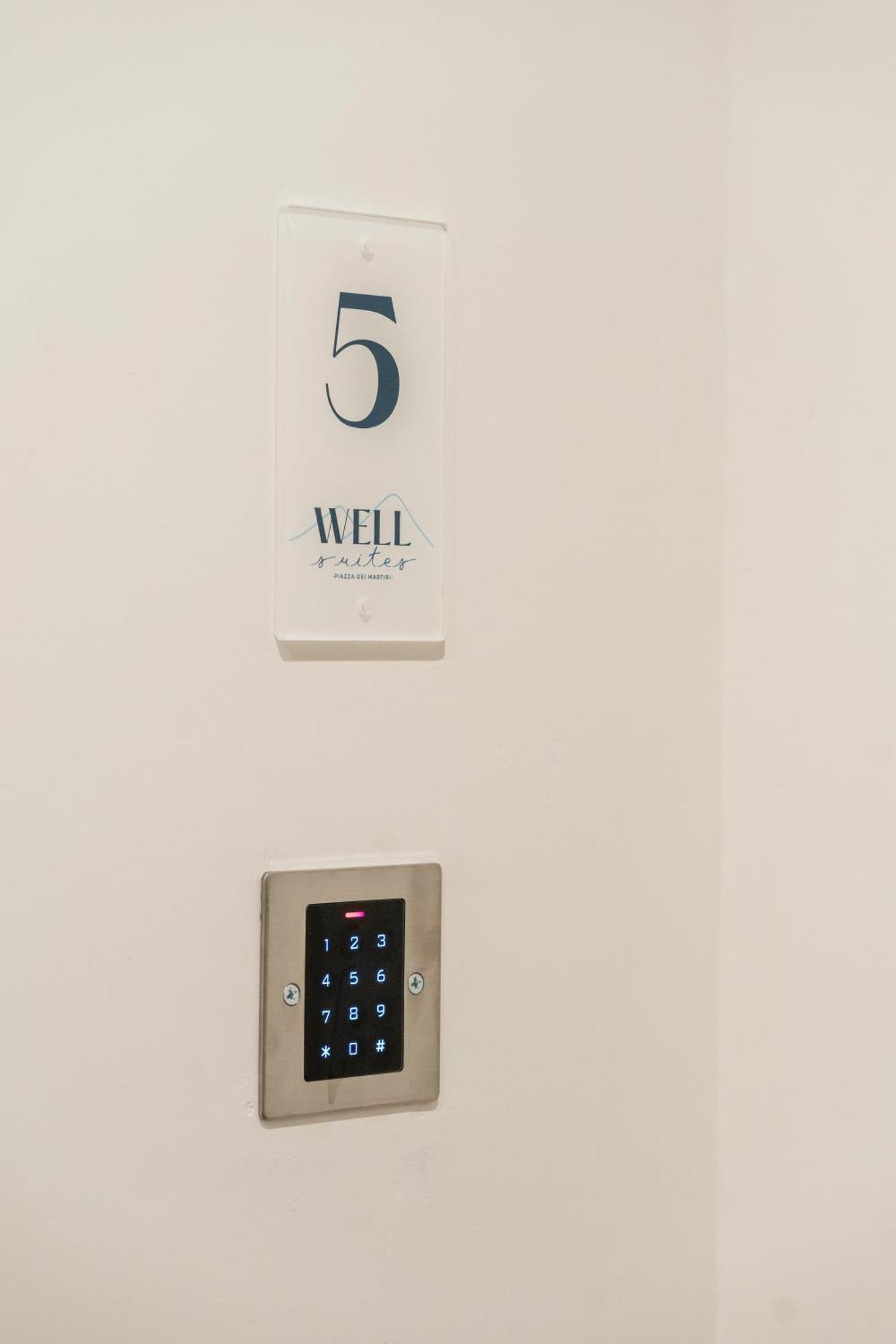 נאפולי Well Suites - Piazza Dei Martiri מראה חיצוני תמונה