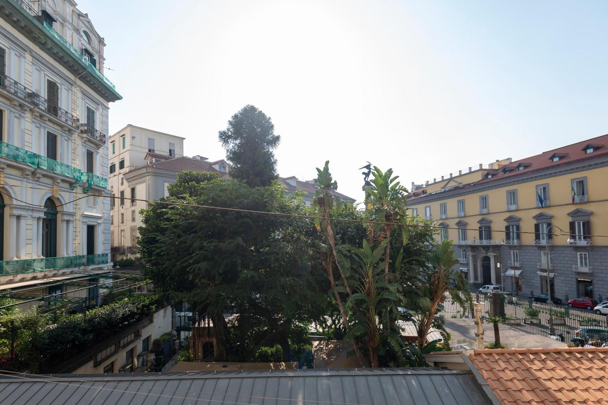נאפולי Well Suites - Piazza Dei Martiri מראה חיצוני תמונה